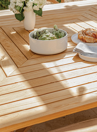 teak table